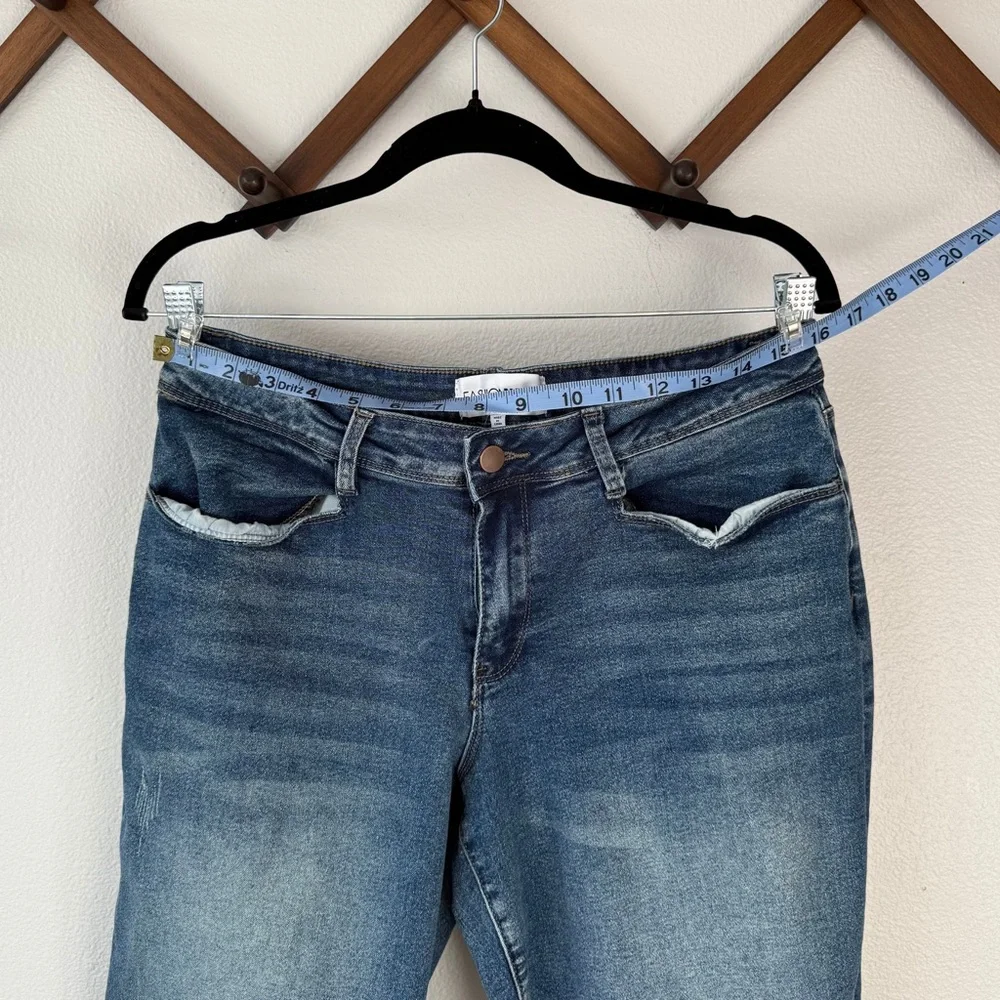 🌷Cotton Blend Wide Leg Jeans - Slight Stretch Mid Rise - Size 11 / 31.5 inseam - Picture 4 of 7